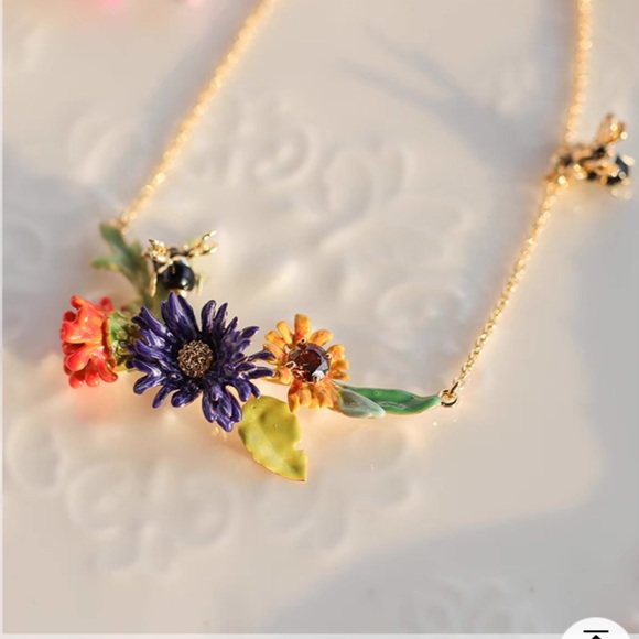Les Néréides PARIS FLOWERS AND BEES ON HONEYCOMBS COLLAR NECKLACE - Picture 5 of 8